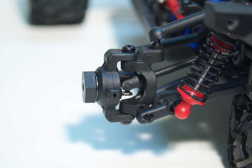 latrax teton carbon fiber chassis